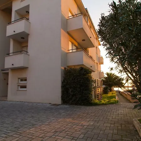 New Lory With A Pool And Sea View * Medulin