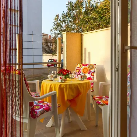 Appartamento New Lory With A Pool And Sea View