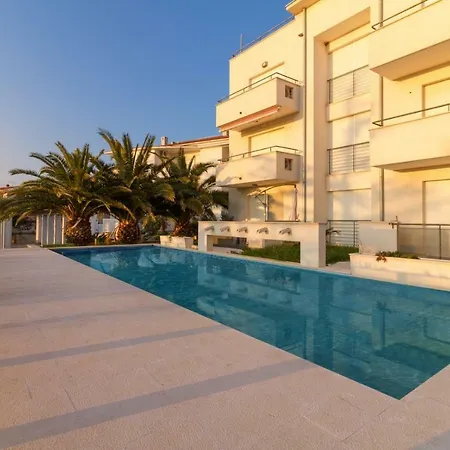 New Lory With A Pool And Sea View * Medulin